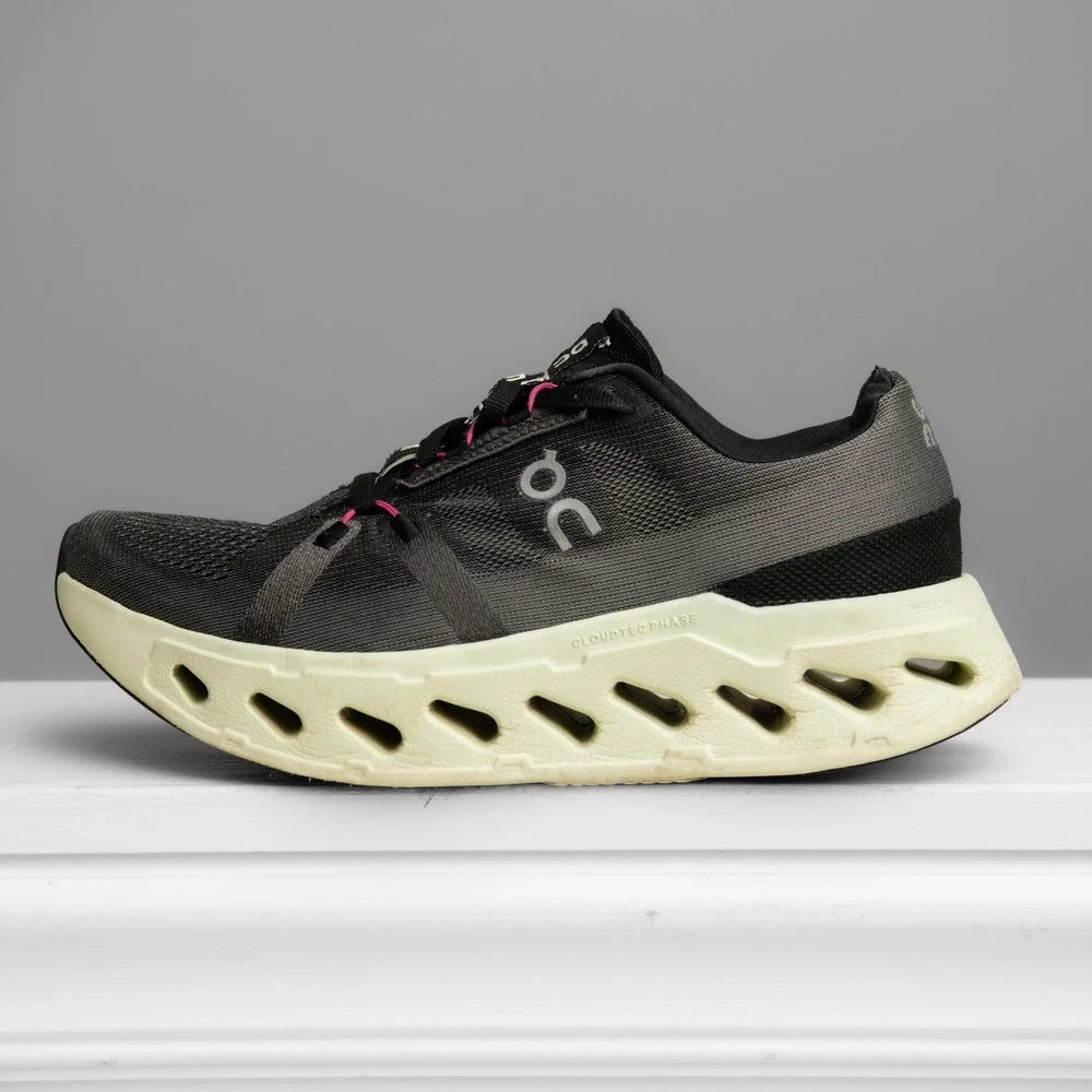 On Cloud Eclipse Running Shoes W9/M7.5 Athleisure Chunky Sneakers GorpCore Tech